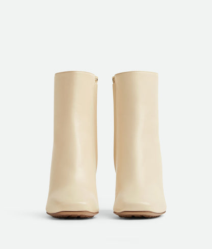Knotte Boots